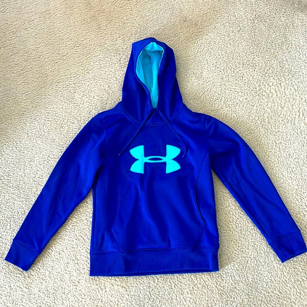 Women’s Under Armour sweatshirt-Medium